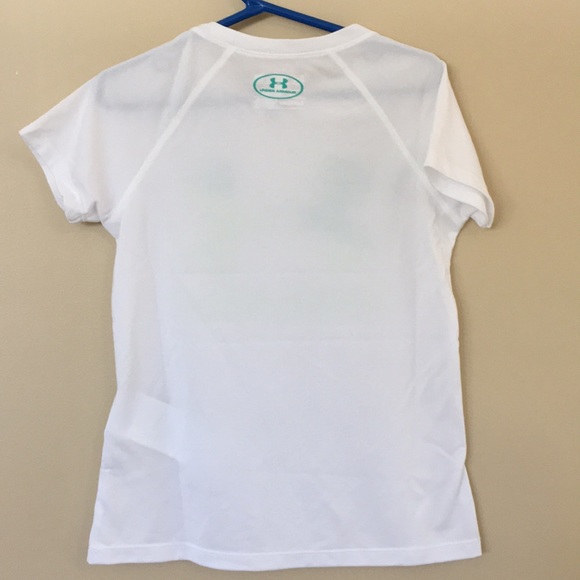 ♦️NWT Under Armour Tee , Heat Gear,Girls YXS - Picture 2 of 4